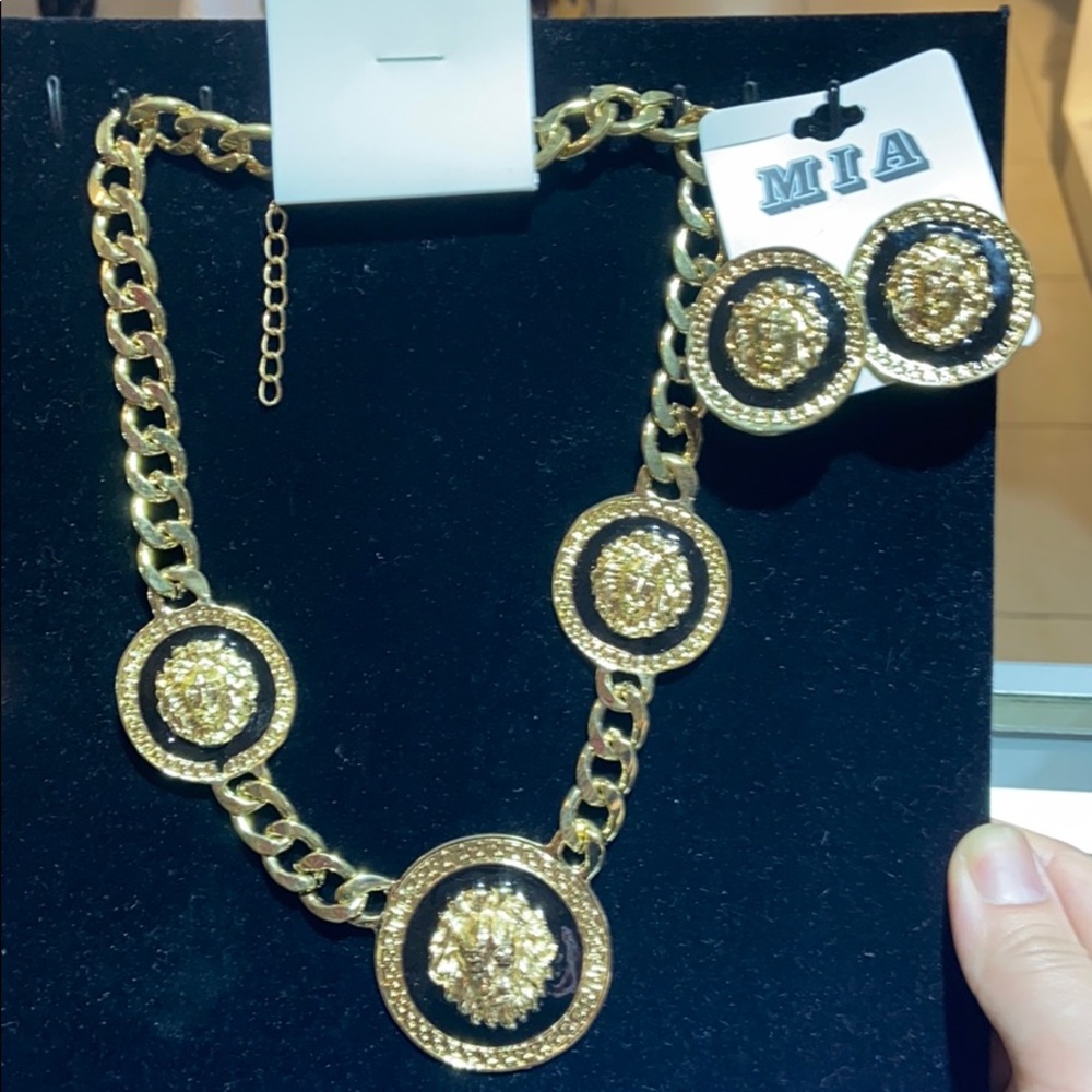 Gold chain set